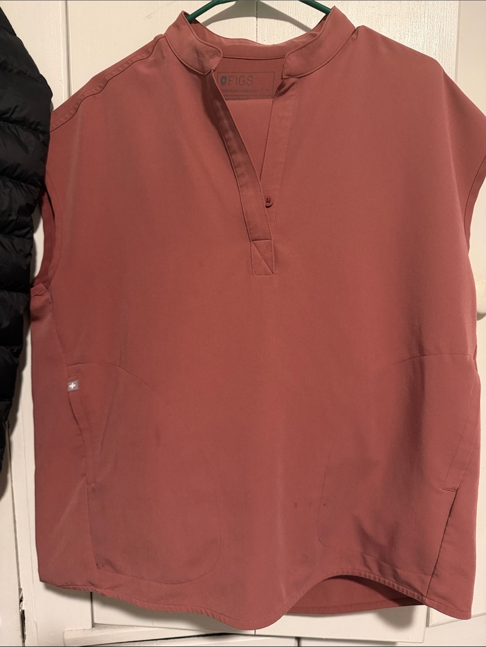 Figs Rafaela top Med and joggers Med